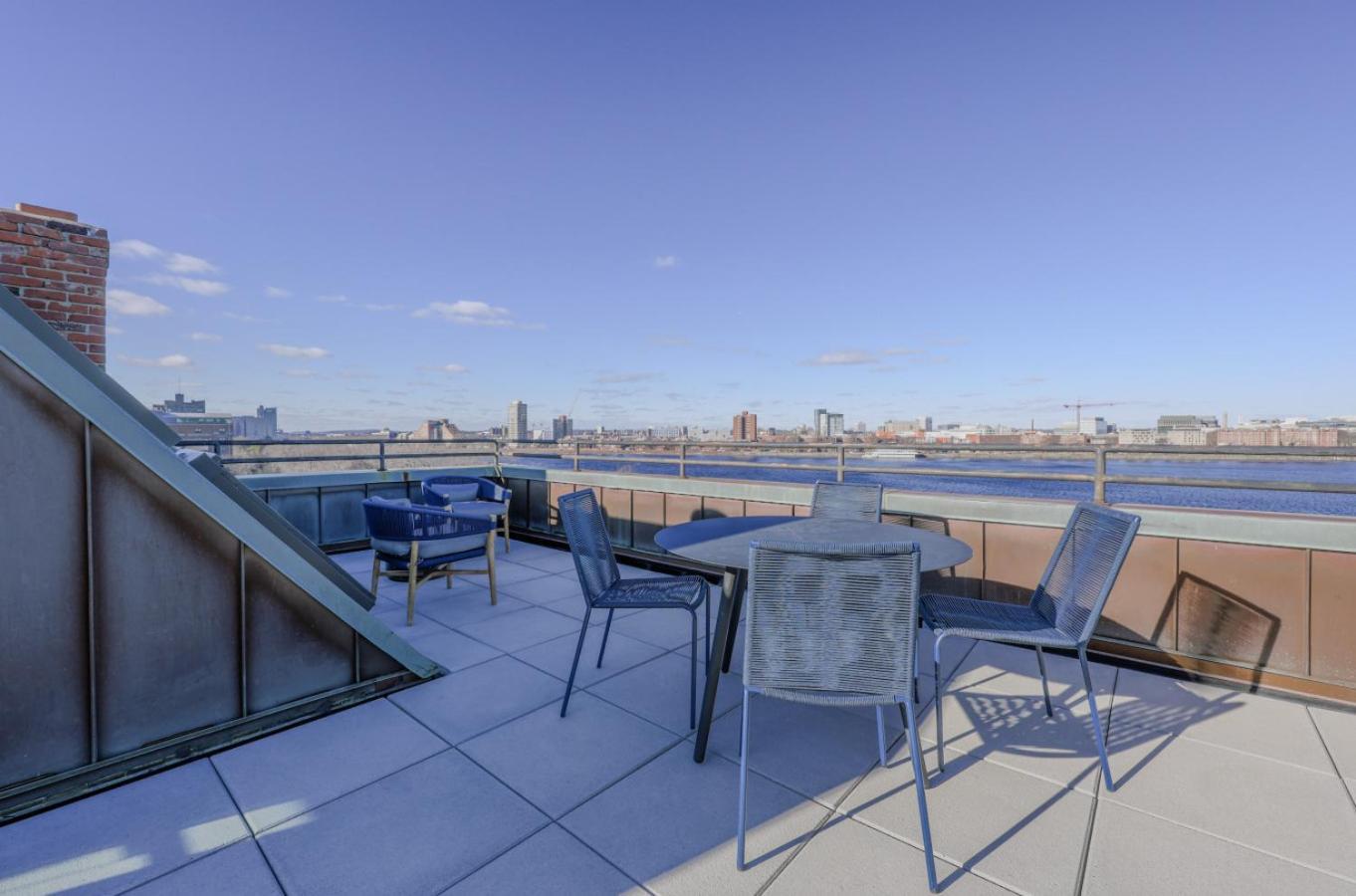 Luxurious Fenway 2br Penthouse With Roof Decks Apartamento *